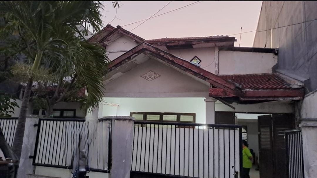 Dijual Rumah Kawasan Ramai di Surabaya Barat - Image 1