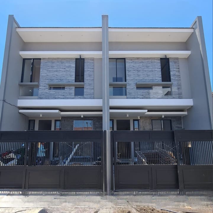 Dijual Rumah Nyaman Strategis di Klampis Semolo Timur Wilayah Surabaya Timur - Image 1