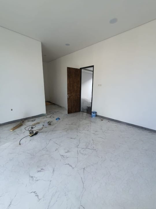 Dijual Rumah Mewah Strategis di Wilayah Sutorejo Selatan Surabaya Timur - Thumbnail 3