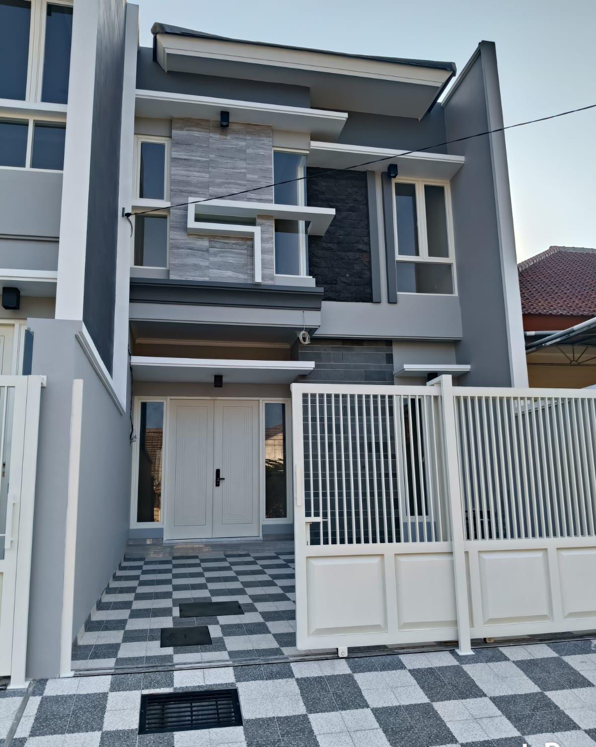 Dijual Rumah Bagus Siap Huni di Nginden Intan Timur Wilayah Surabaya Selatan - Image 1