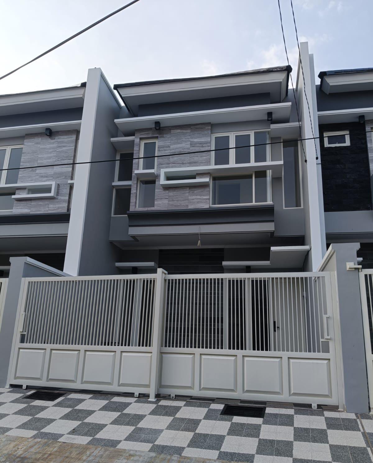 Dijual Rumah Bagus Siap Huni di Nginden Intan Timur Wilayah Surabaya Selatan - Image 1