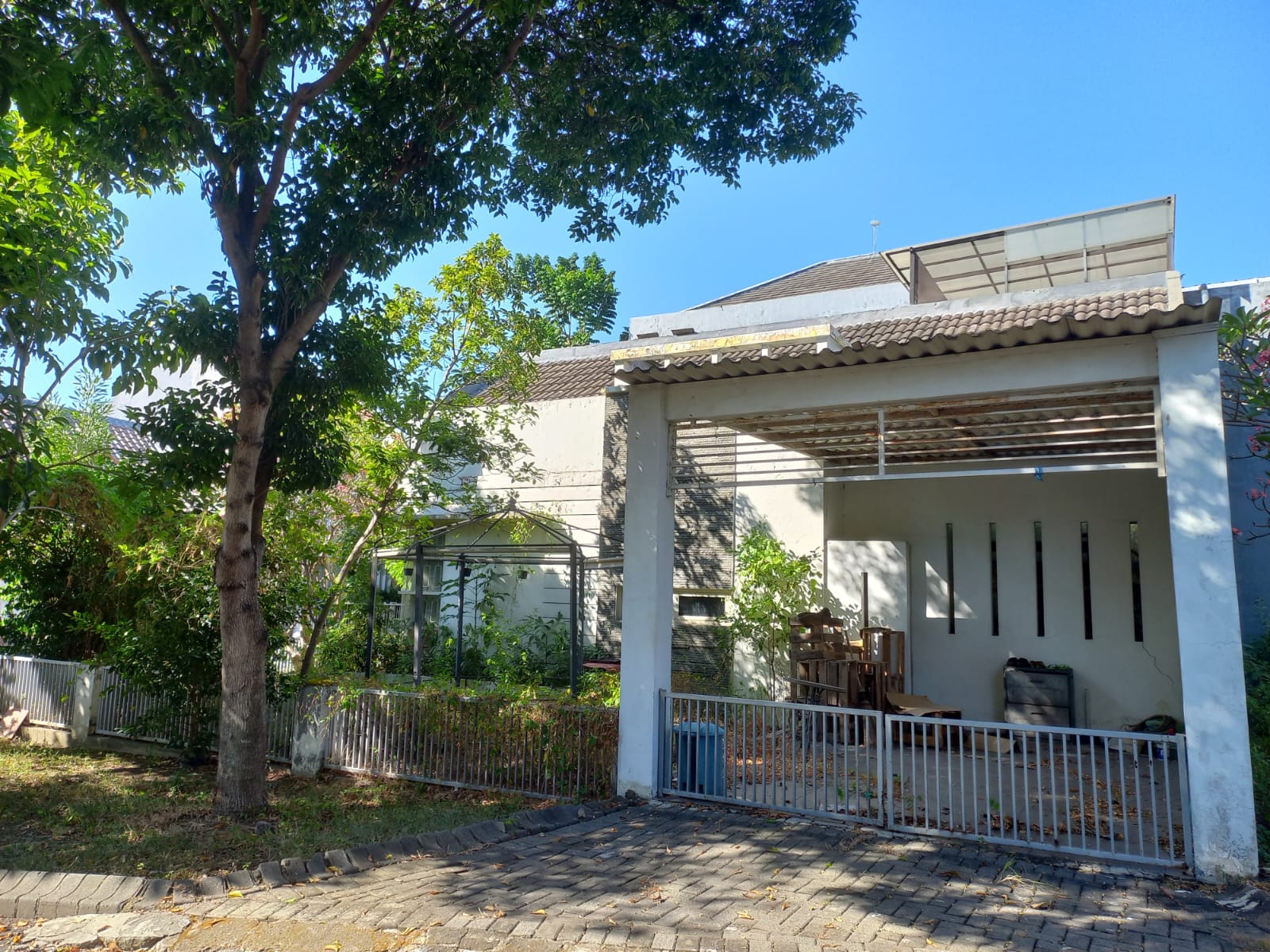 Dijual Rumah Nyaman Bagus di Taman Puspa Raya Wilayah Surabaya Barat - Thumbnail 2