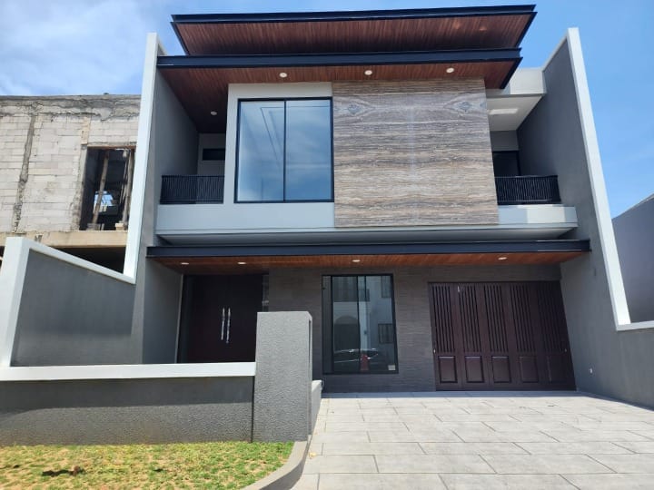 Dijual Rumah Baru Gress Minimalis di High South Emerald Mansion Citraland Surabaya Barat - Image 1