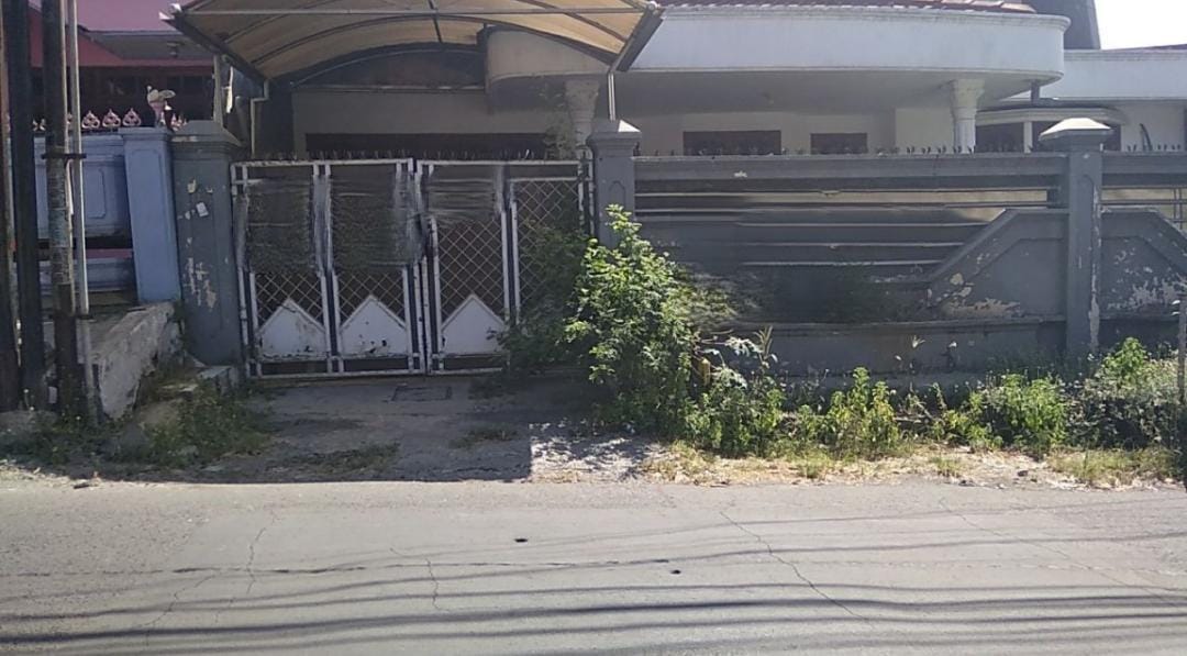 Dijual/Disewakan Rumah Asri Strategis di Kawasan Surabaya Barat - Image 1