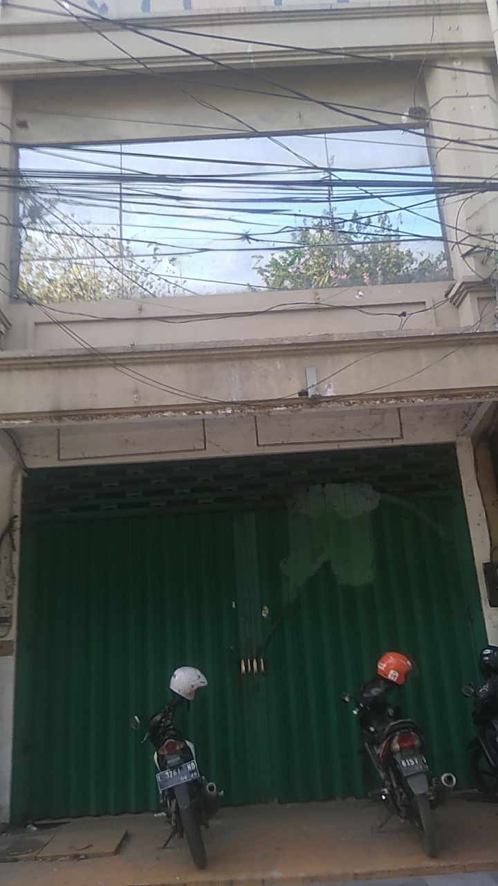 Disewakan Ruko Lokasi Strategis di Raya Mayjend Sungkono Surabaya Barat - Image 1