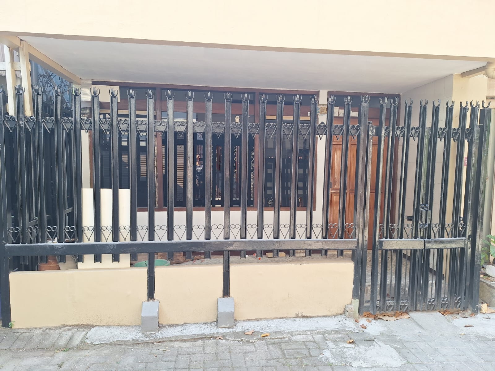 Dijual Rumah Siap Huni di Tambak Bayan Surabaya Pusat - Image 1