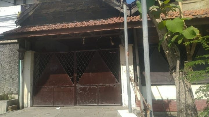 Dijual Rumah Nyaman di Wilayah Tumapel Surabaya Pusat - Image 1