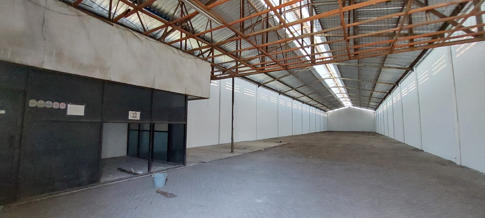 Jual Gudang di Raya Sukomanunggal Surabaya Barat - Image 1