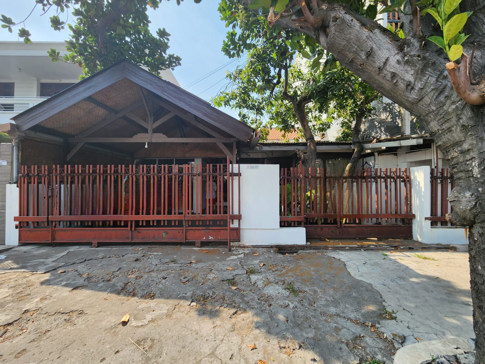 Disewakan Rumah Murah di Raya Darmo Permai Dekat Hr Muhammad Surabaya Barat - Image 1