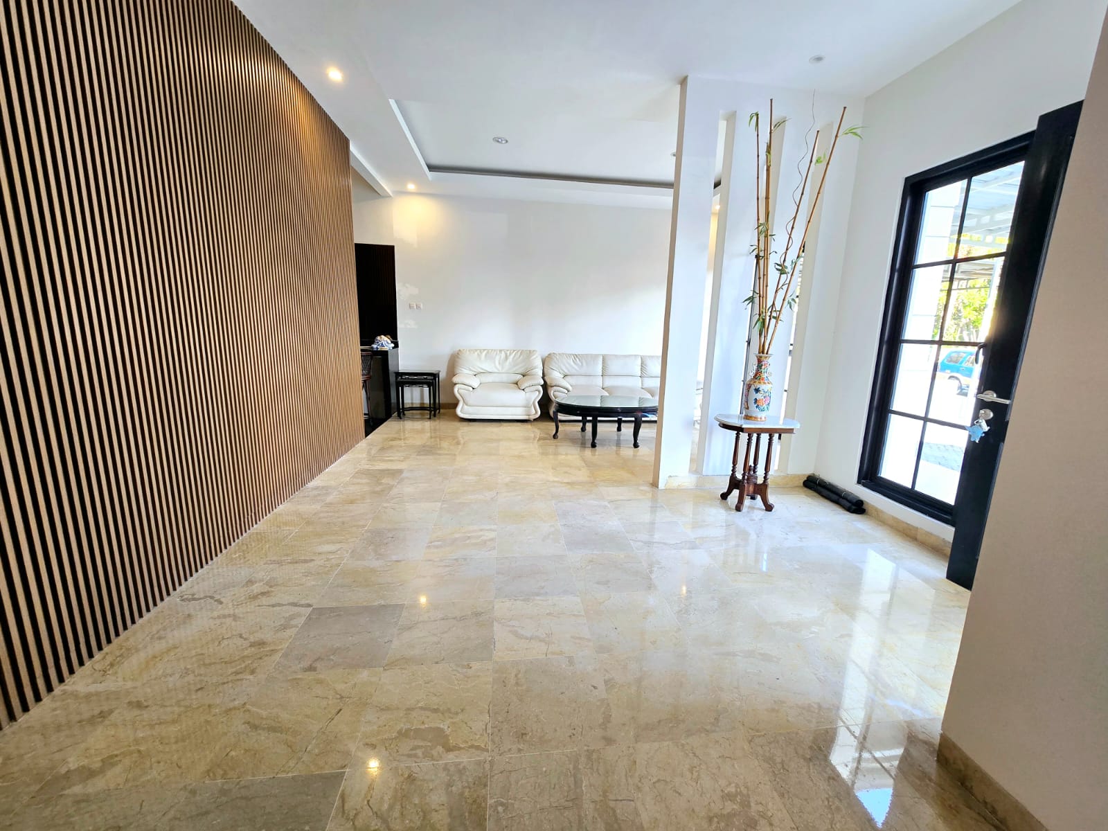 Disewakan Rumah Siap Huni di Citralan Utama Surabaya Barat - Thumbnail 2