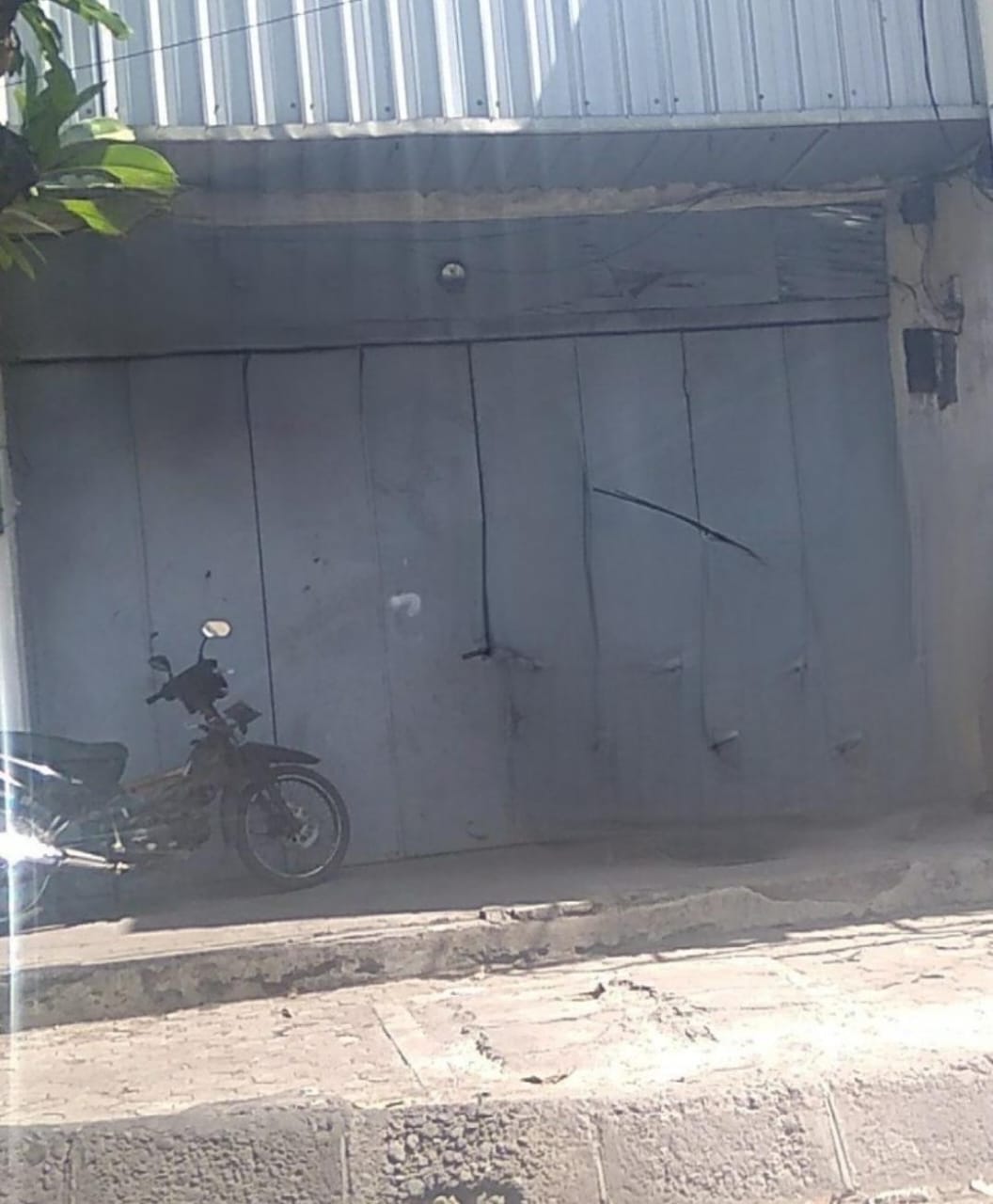 Disewakan Ruko Kawasan Ramai di Wilayah Surabaya Pusat - Image 1