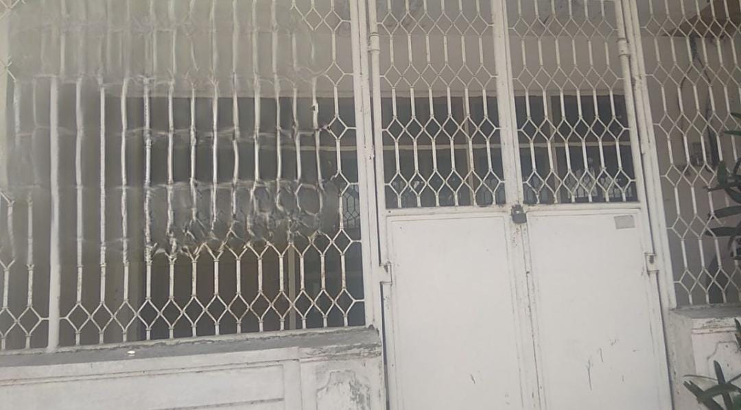 Dijual/Disewakan Rumah Kawasan Strategis di Surabaya Pusat - Image 1