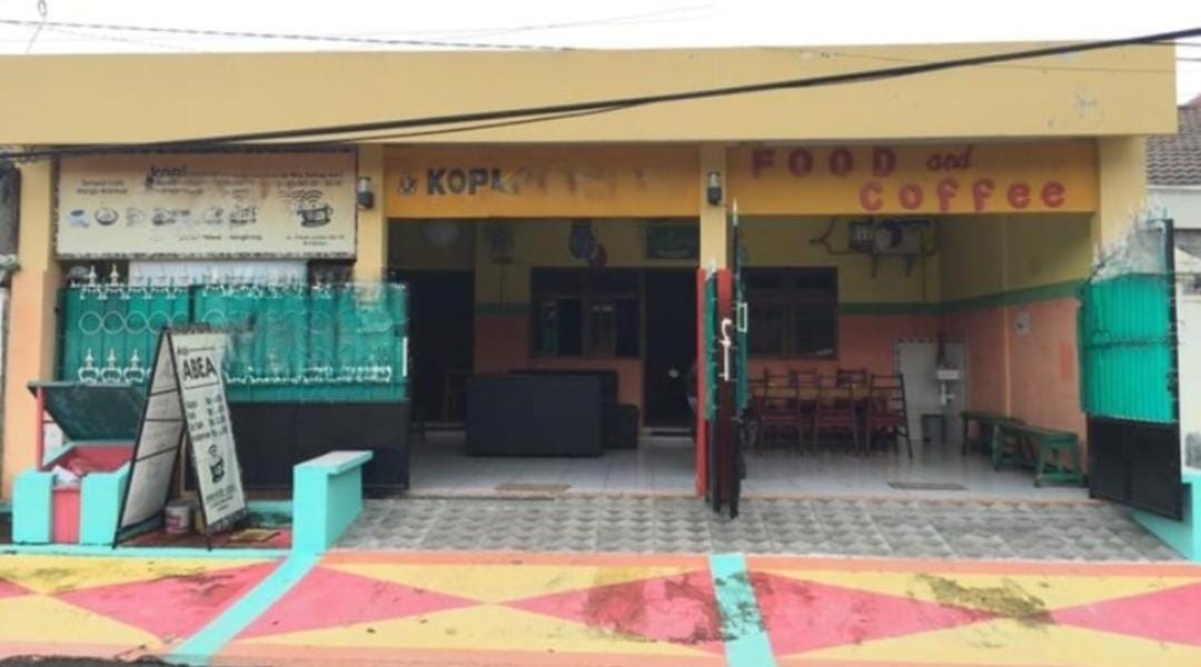 Dijual Rumah Usaha Kawasan Ramai di Wilayah Surabaya Barat - Image 1