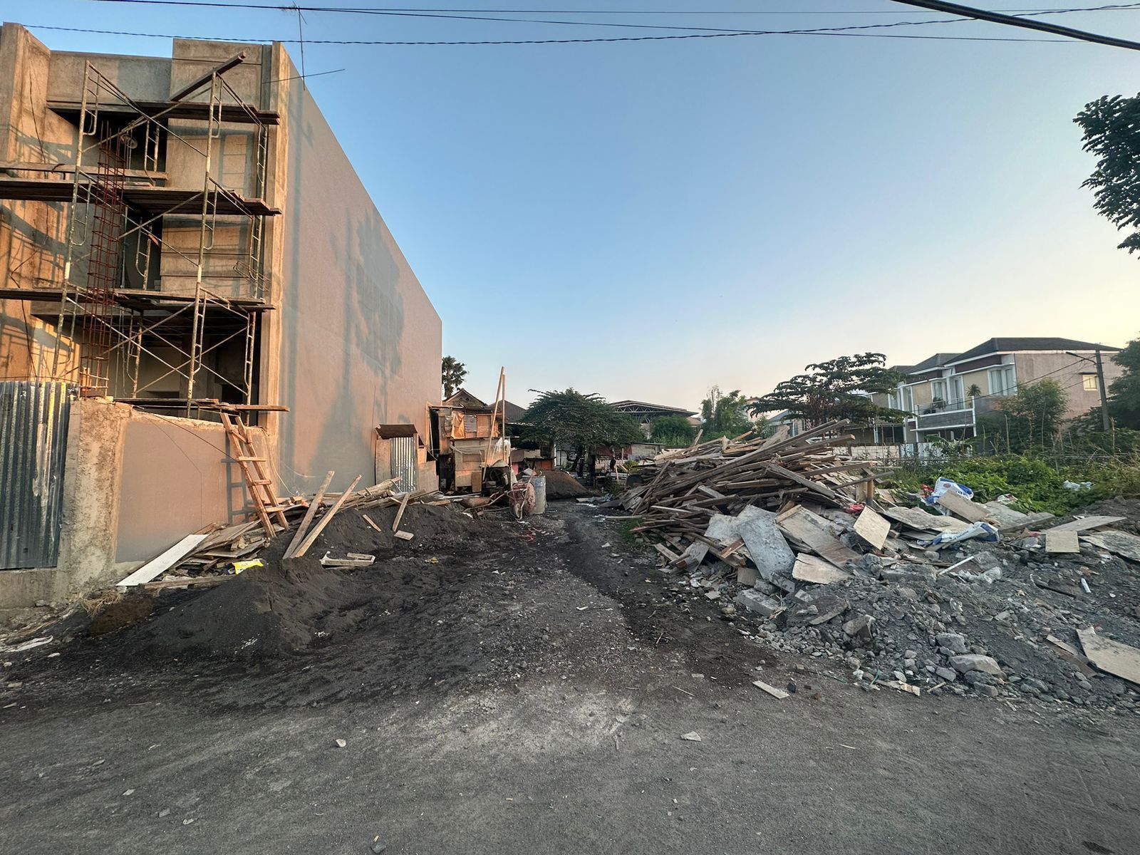 Dijual Tanah Strategis di Tenggilis Mejoyo Selatan Ubaya Surabaya Selatan - Image 1