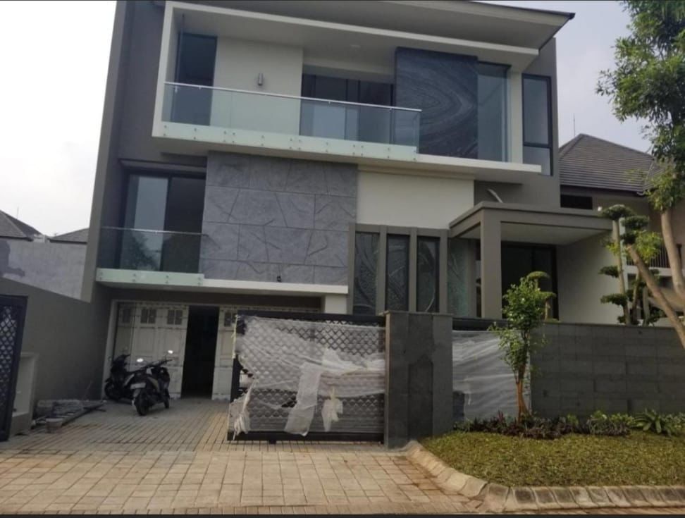 Dijual Rumah Mewah Baru di Imperial Golf Pakuwon Indah Surabaya Barat - Image 1
