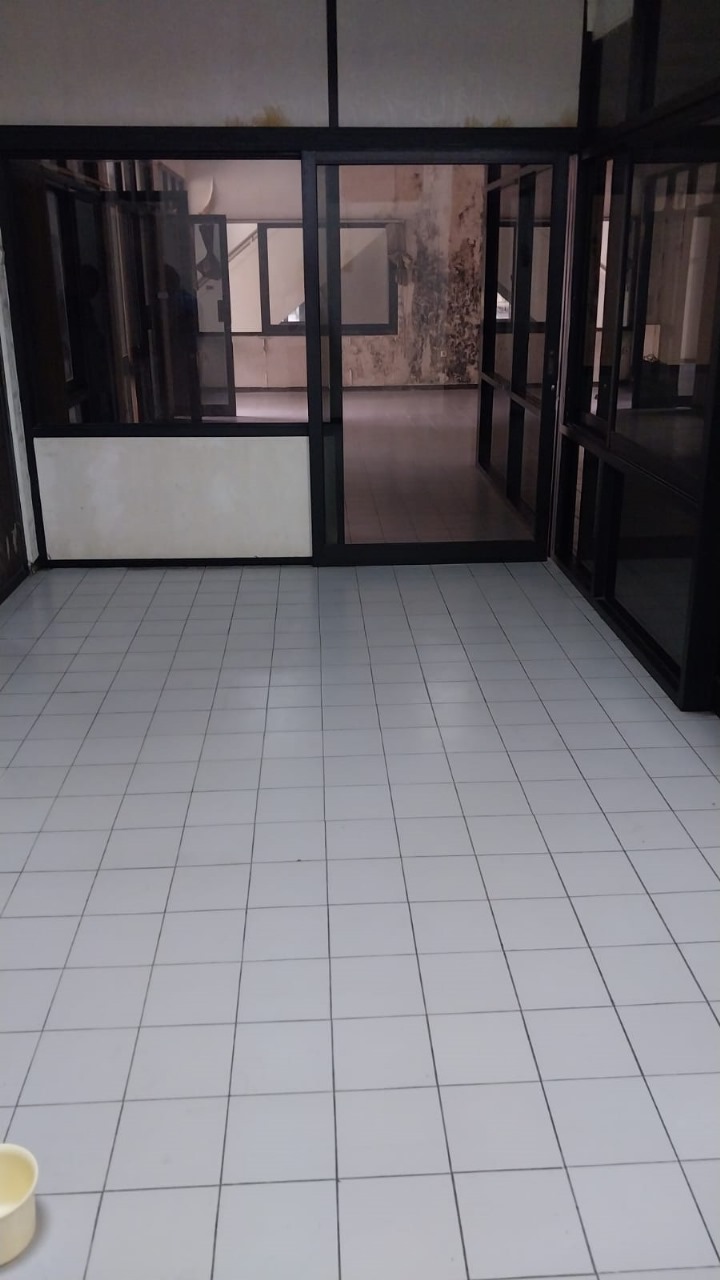 Disewakan Rumah Nyaman Strategis di Wilayah Imam Bonjol Surabaya Selatan - Thumbnail 2