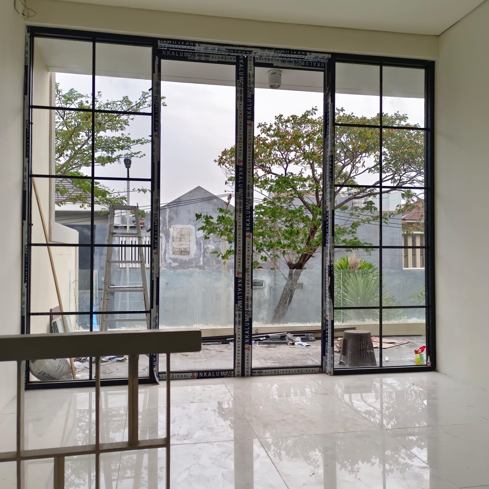 Dijual/Disewakan Rumah Siap Huni Bagus Nyaman di Royal Residence Surabaya Barat - Thumbnail 3