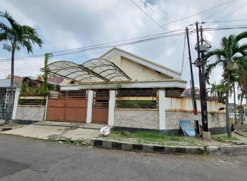 Dijual Rumah Nyaman Lokasi Strategis di Wilayah Surabaya Barat - Image 1