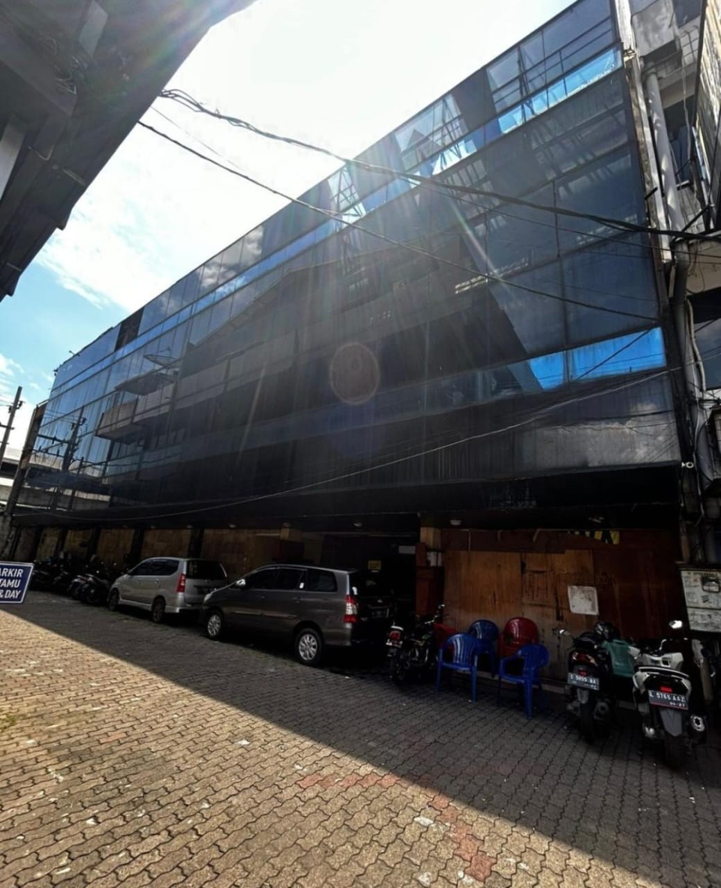 Dijual/Disewakan Ruko Lokasi Strategis di Wilayah Surabaya Pusat - Image 1