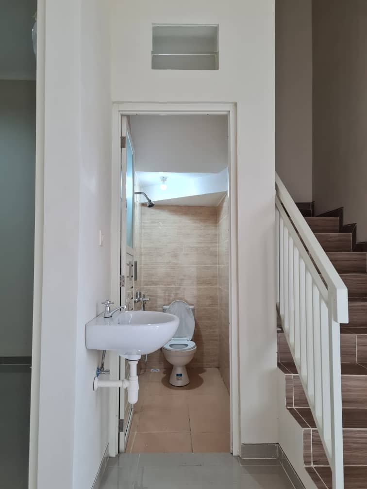 Dijual Rumah Nyaman Strategis di Wilayah tenggilis timur - Thumbnail 4