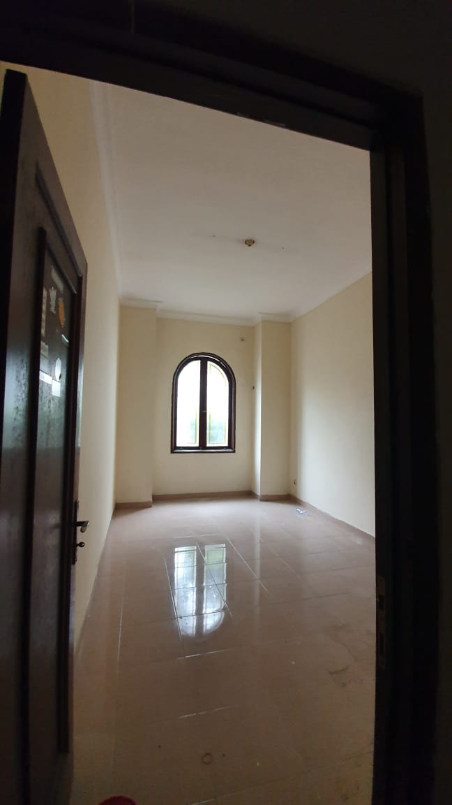 Disewakan Rumah Mewah Luas Di Wilayah Surabaya Selatan - Thumbnail 3