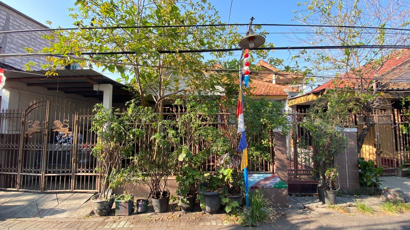 Dijual Rumah Nyaman Strategis di Kupang Krajan Surabaya Barat - Image 1