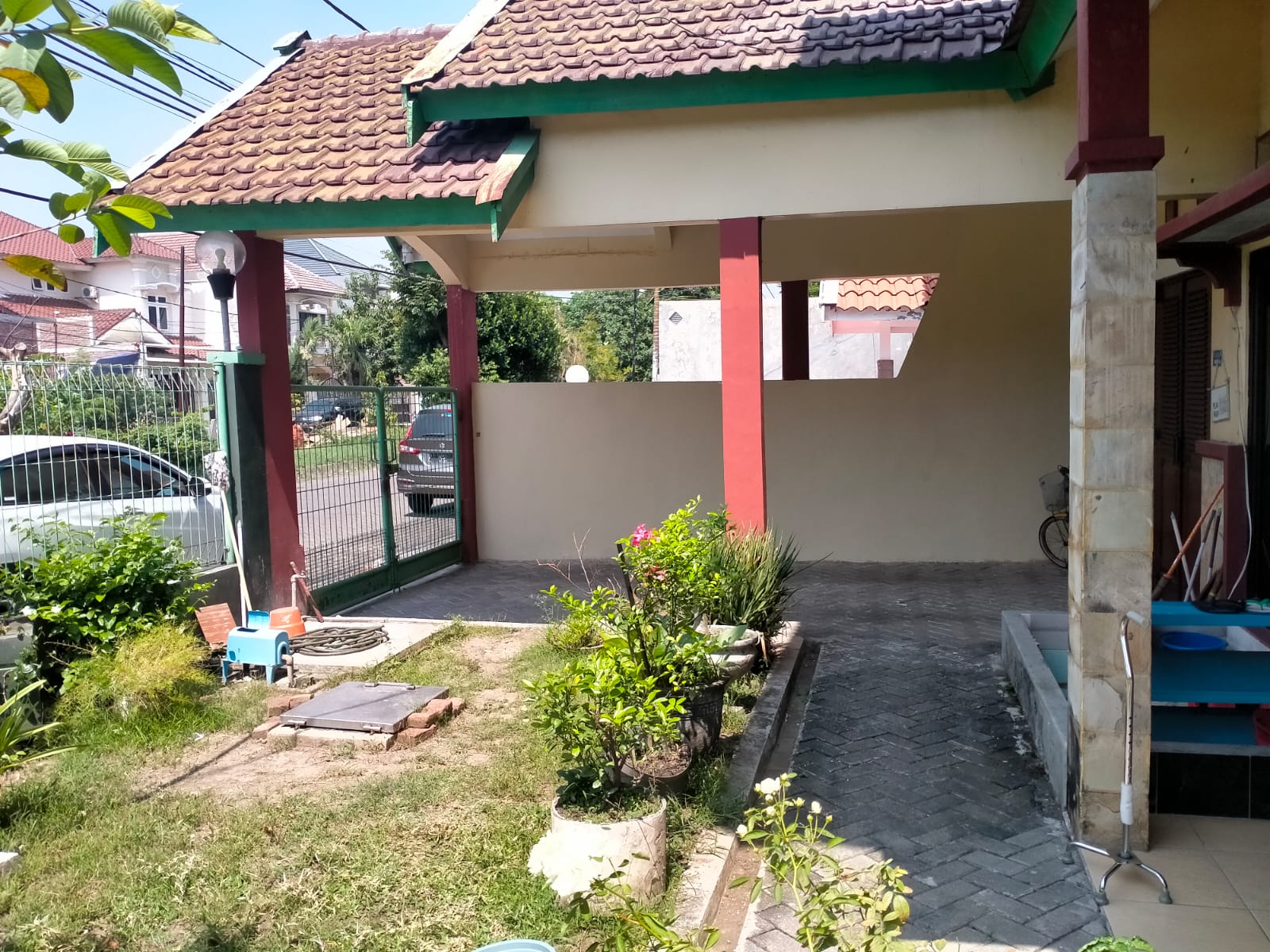 Dijual Rumah Strategis Nginden Intan Utara Surabaya Timur - Image 1