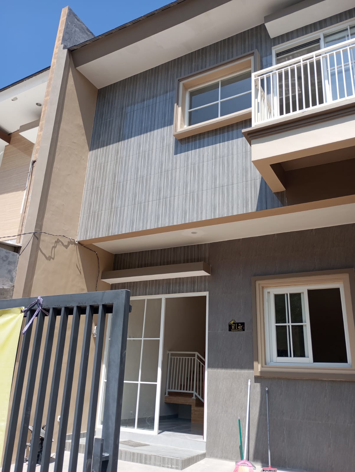 Dijual Rumah Strategis Baru Gress 2 lantai Mulyosari Surabaya Timur - Thumbnail 3