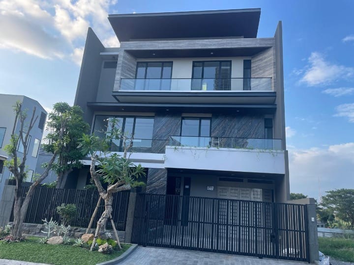 Dijual Rumah Mewah Bagus Citraland Wilayah Surabaya Barat - Image 1