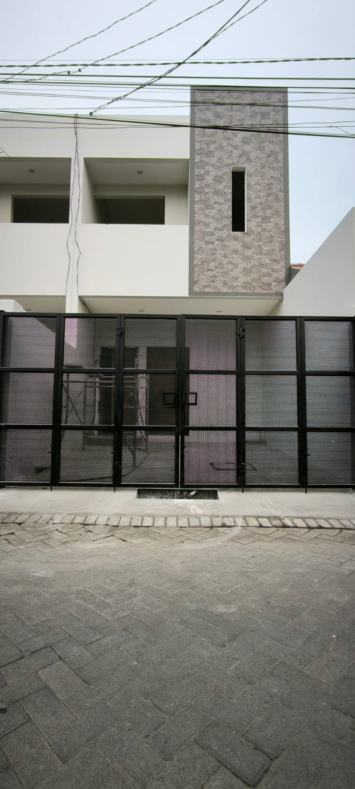 Dijual Rumah Nyaman Bagus Setro Timur Wilayah Surabaya Utara - Image 1