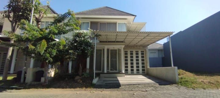 Dijual/Disewakan Rumah Bagus Nyaman Citraland Wilayah Surabaya Barat - Image 1