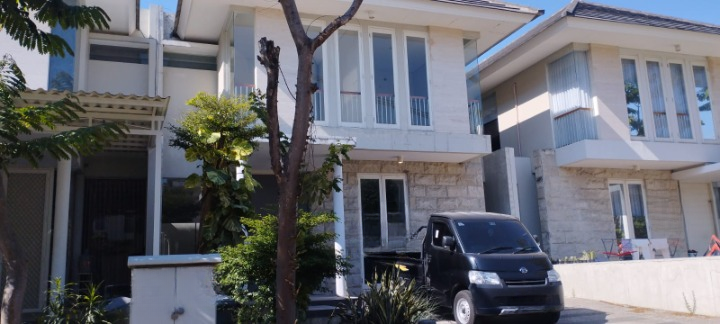 Dijual/Disewaka Rumah Bagus Nyaman Citraland Wilayah Surabaya Barat - Image 1