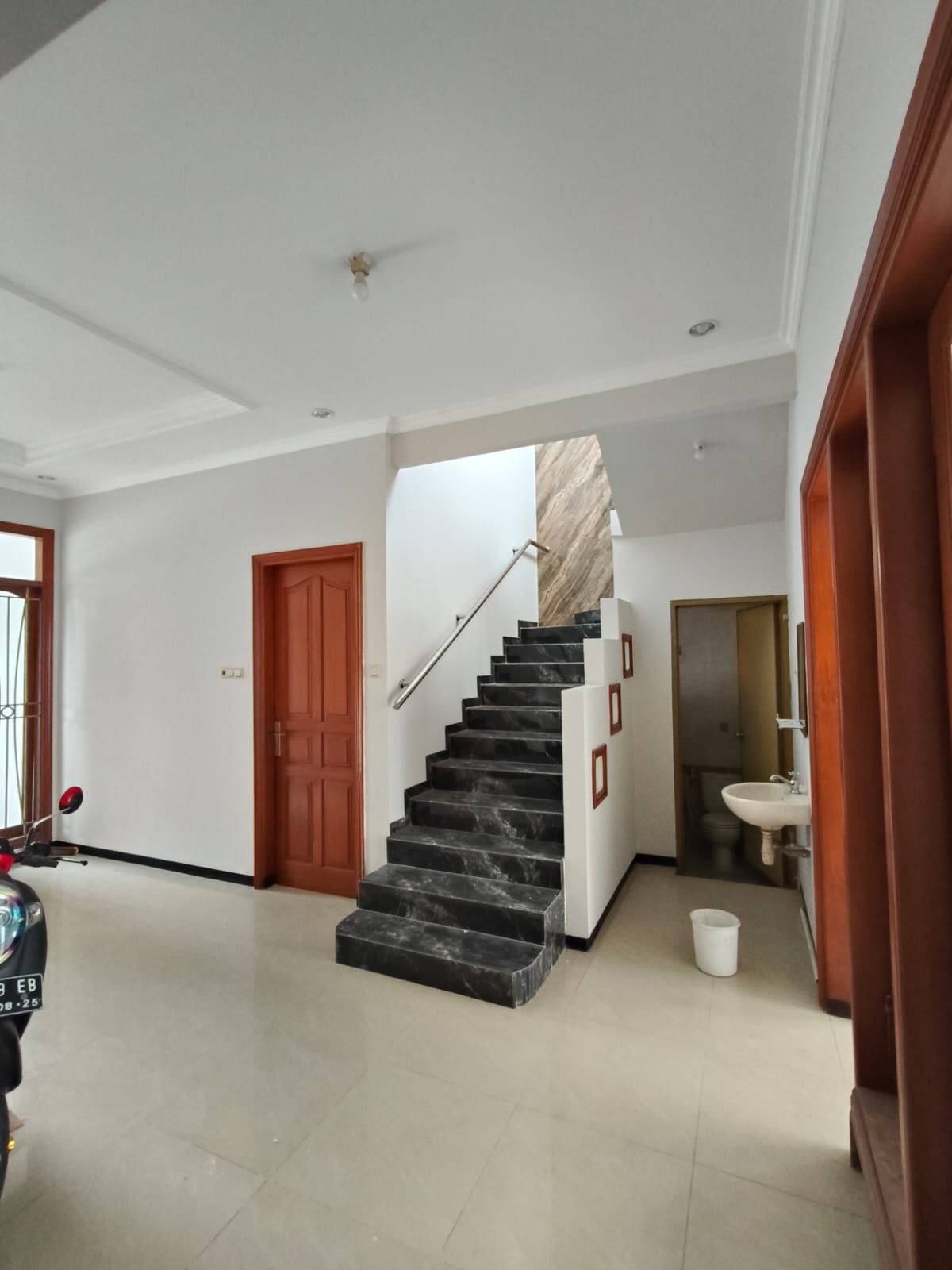 JUAL RUMAH DUKUH KUPANG TIMUR SURABAYA BARAT - Image 1