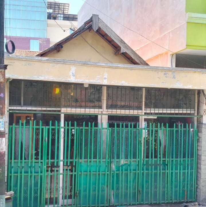 Dijual Rumah Nyaman Strategis Di WIlayah Surabaya Pusat - Image 1