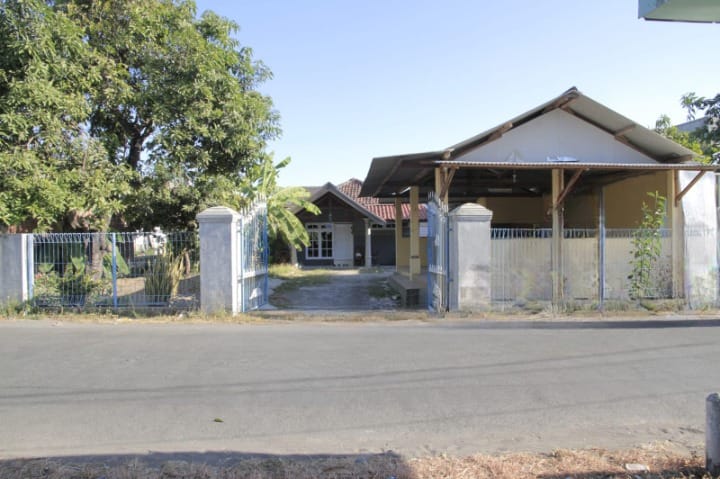 Dijual Rumah Hitung Tanah Strategis Buduran Wilayah Sidoarjo - Image 1