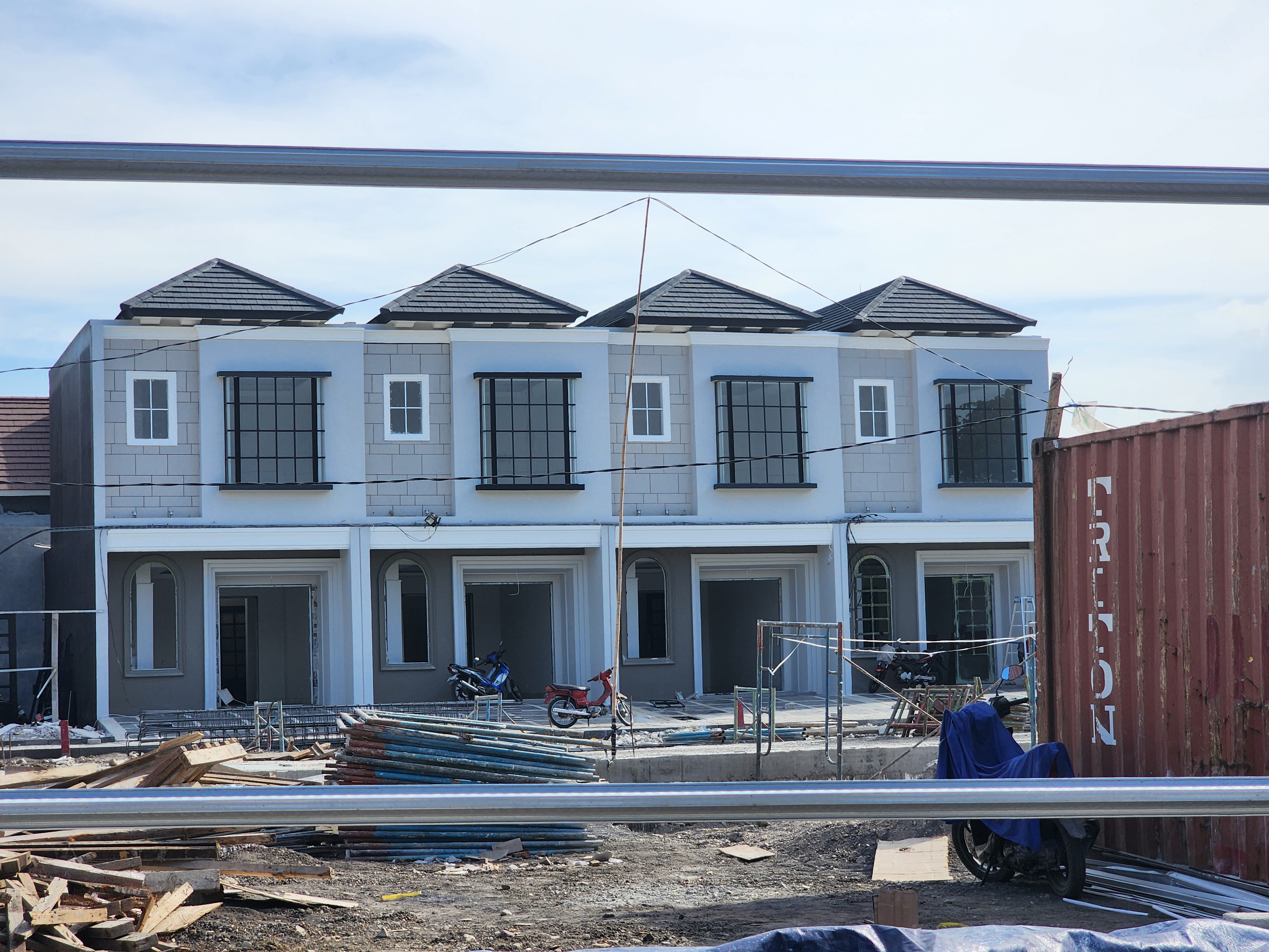 Dijual Rumah Baru Gress Dekat Citraland Surabaya Barat - Thumbnail 2