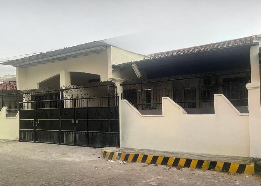 Dijual Rumah Strategis di Darmo Indah Asri Surabaya Barat (bb) - Image 1