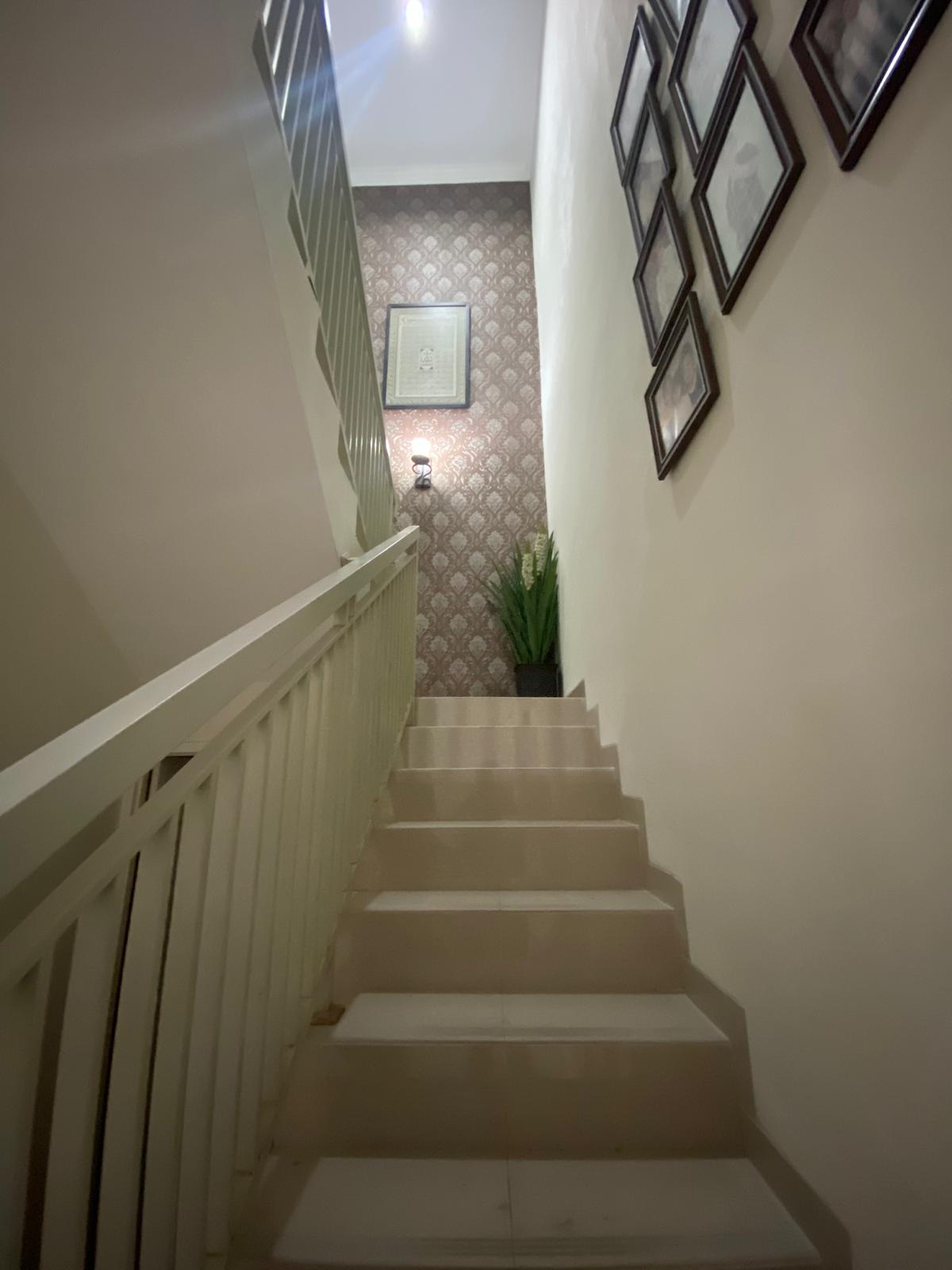 Dijual Rumah Furnished Modern di Pecatu Puri Mas Wilayah Surabaya Timur - Image 1