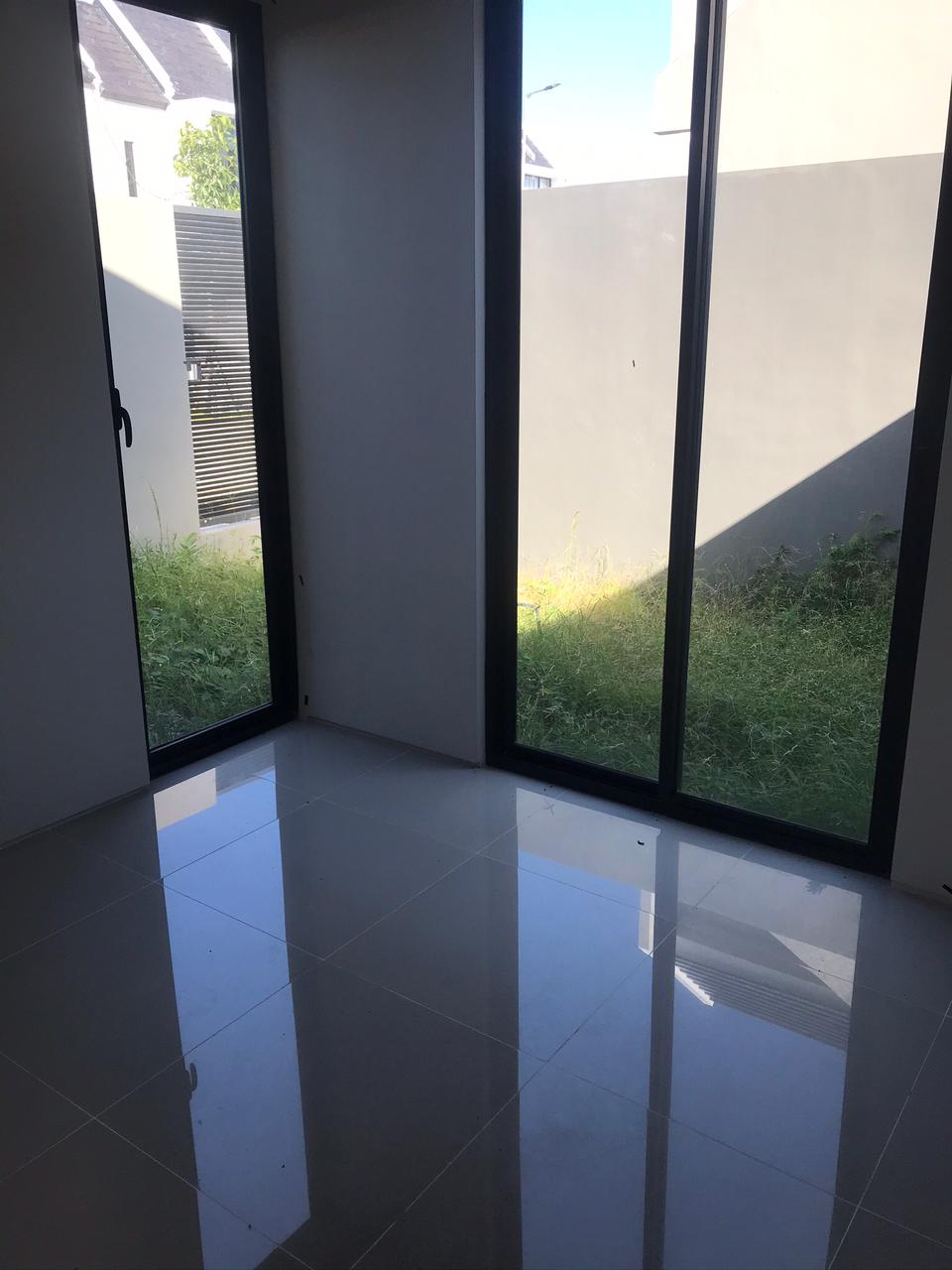 Disewakan Rumah Bagus Modern di Grand Sunrise Gresik - Thumbnail 4