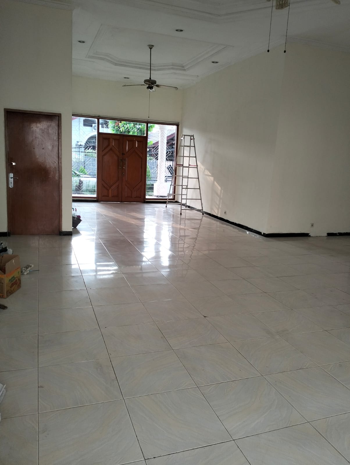 Disewakan Rumah Strategis di Kupang Indah Surabaya Barat - Image 1