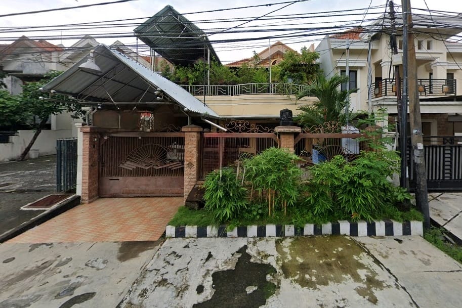 Dijual Rumah Strategis di Nginden Intan Barat Surabaya Timur - Image 1