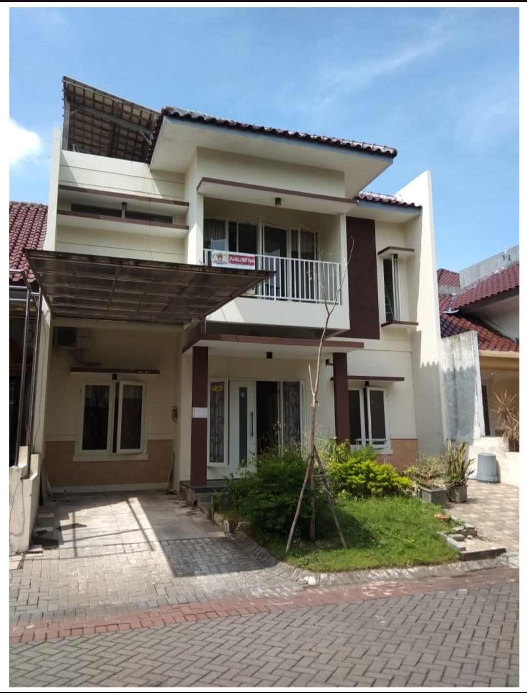 Dijual Atau Disewakan Rumah Minimalis di Royal Park Surabaya Barat - Thumbnail 2