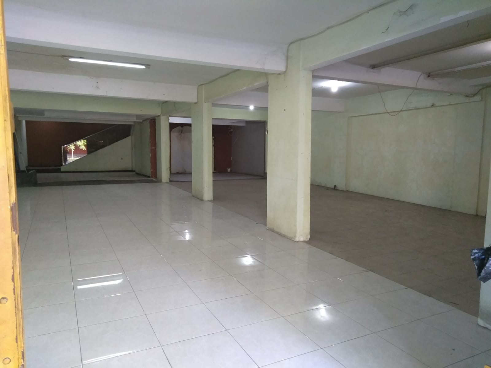 Disewakan Dua Ruko Jadi Satu di Ngagel Surabaya Timur - Image 1