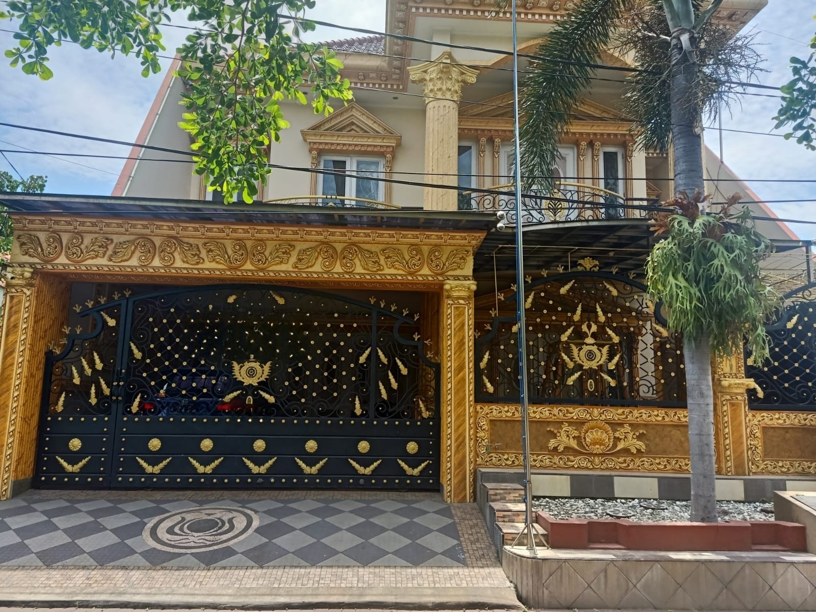 Dijual Murah Rumah Klasik di Gayungsari Timur Surabaya Selatan - Image 1