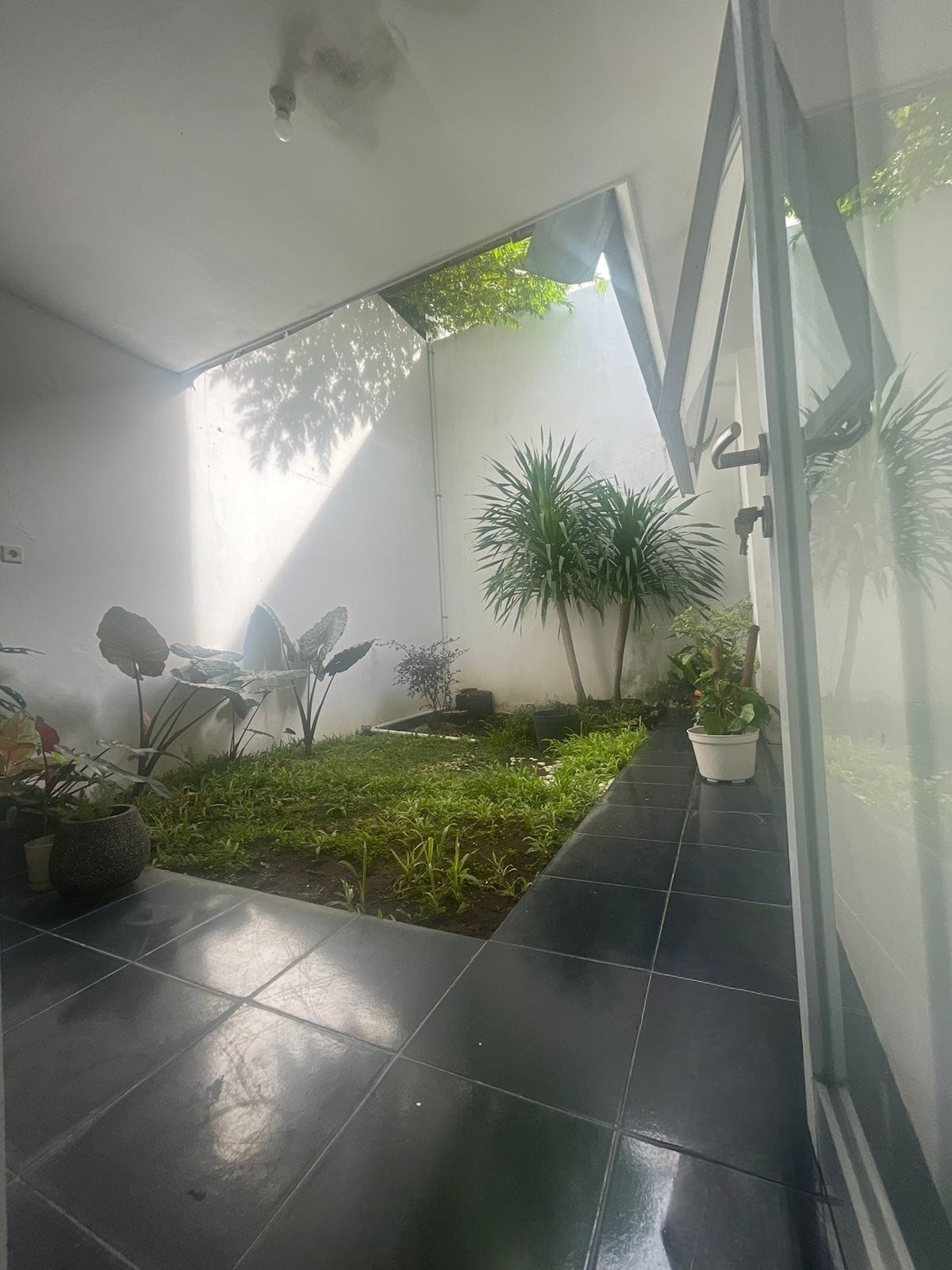 Dijual Rumah Minimalis Siap Huni Mulyosari Prima Surabaya Timur - Image 1