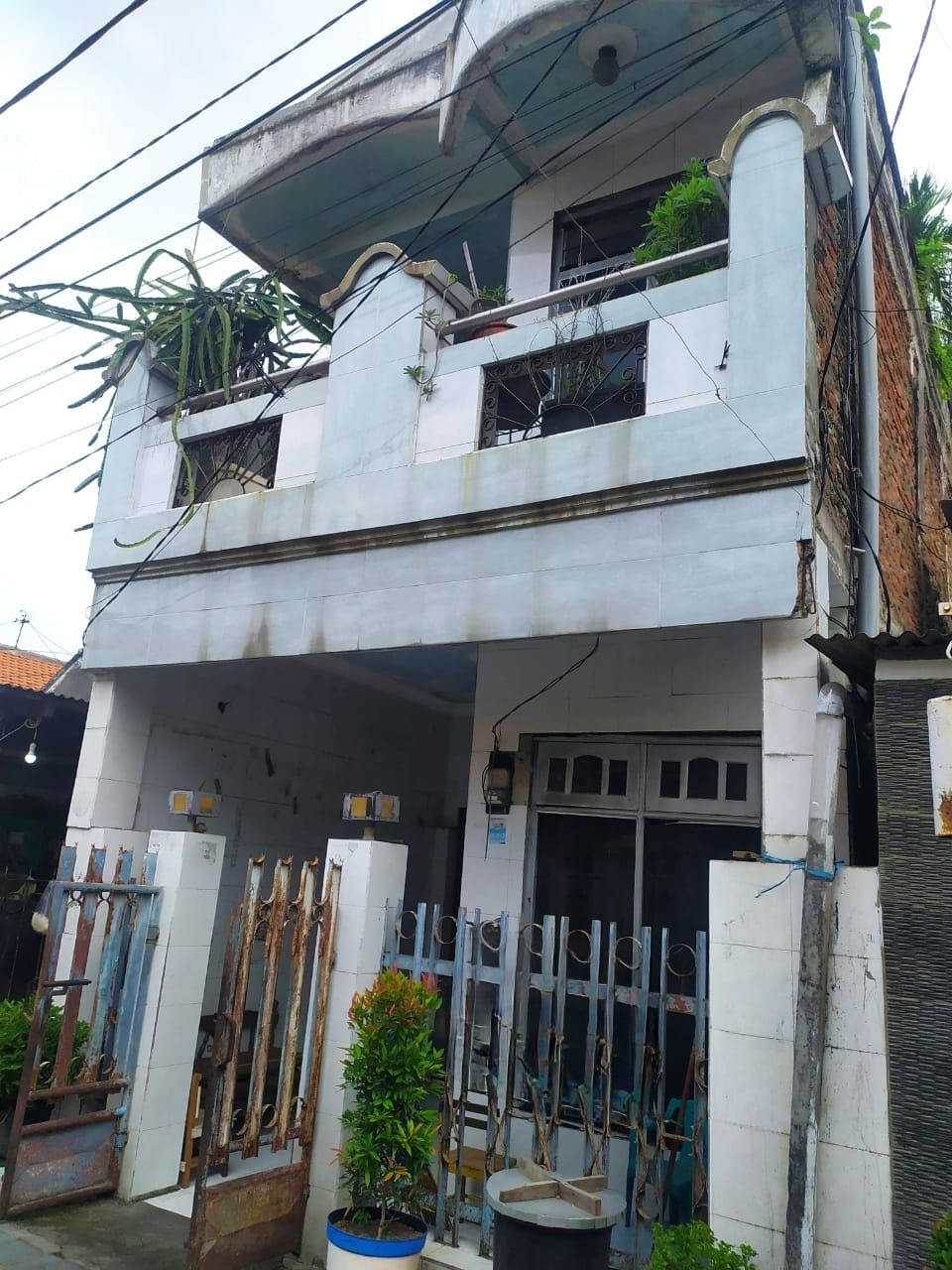 Dijual Rumah 3 Lantai di Kranggan Bubutan Surabaya Pusat - Image 1