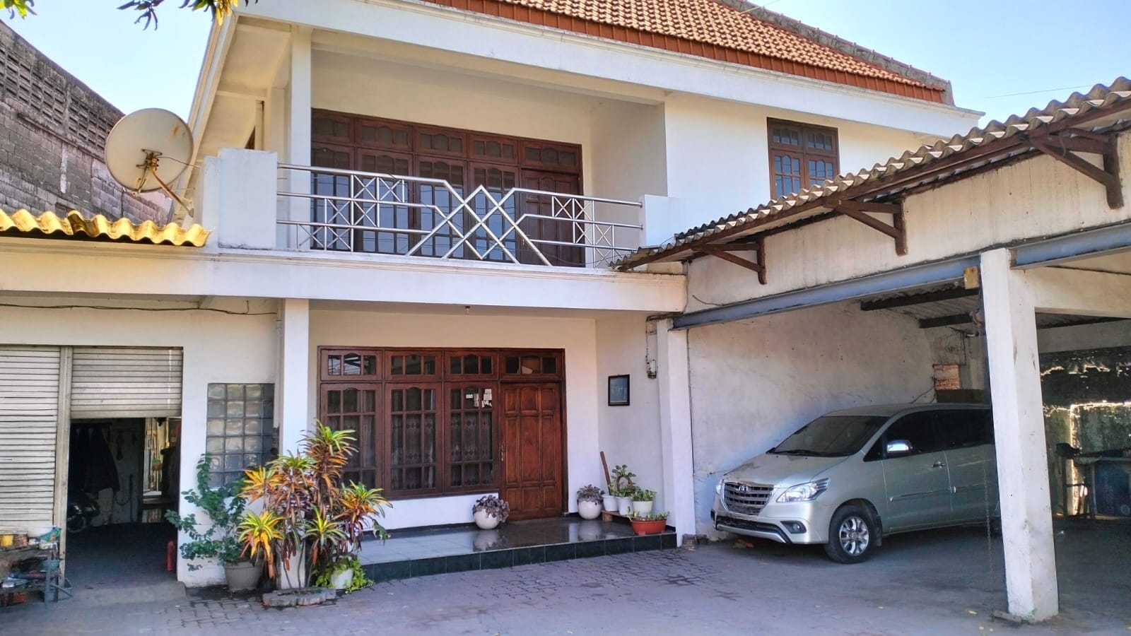 Dijual Rumah 2 Lantai Lokasi Strategis di Raya Taman Sidoarjo - Image 1