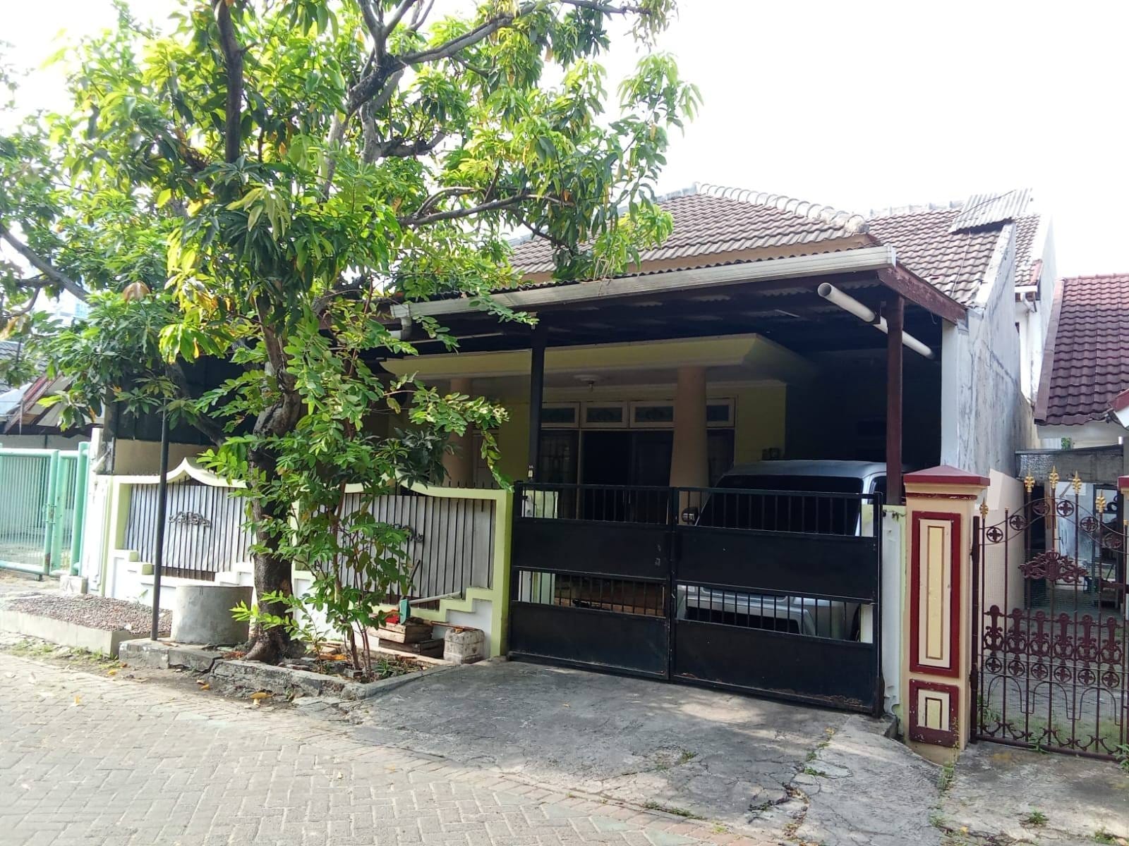 Dijual Cepat Rumah Strategis di Karangan Mulya Surabaya Barat - Image 1