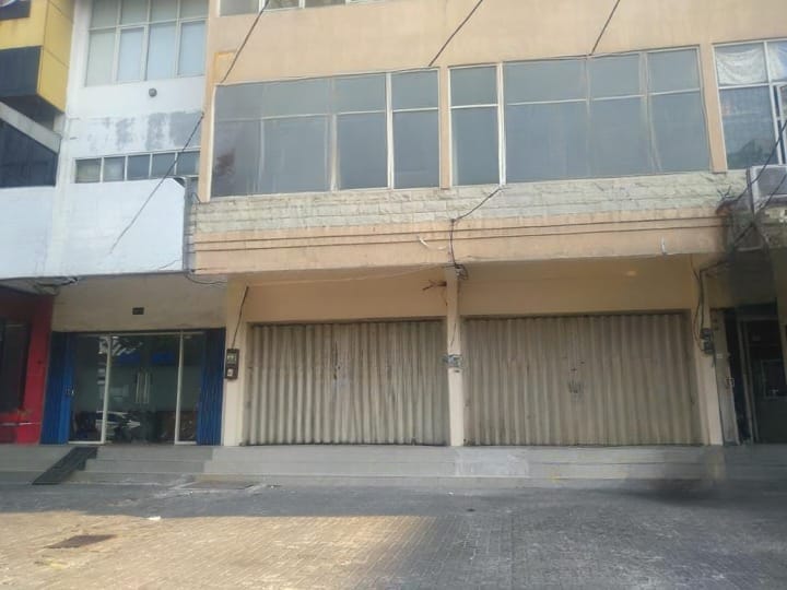 Disewakan Ruko 3 Lantai Murah Strategis di Mayjend Sungkono, Surabaya Barat - Image 1
