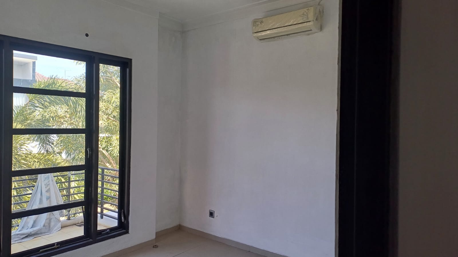 Disewakan Rumah Siap Huni di Prambanan Residence Surabaya Barat - Thumbnail 3